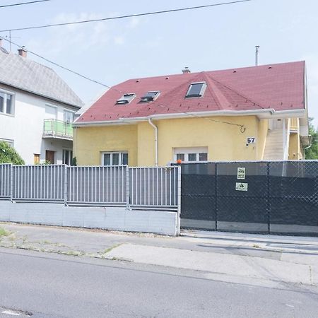 Hi-Bp Garden City Batsanyi Tiny House Near The City Train With Free Parking Budapesta Exterior foto
